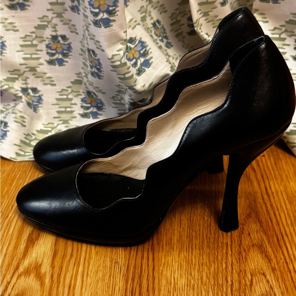 Stunning Prada black heels